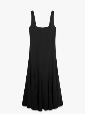 Svart klänning - Svart klänning från Zara. Aldrig använd.