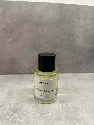 ESSNCE Signature Vang Eau de Parfum - Oanvänd parfym inköpt 2025.