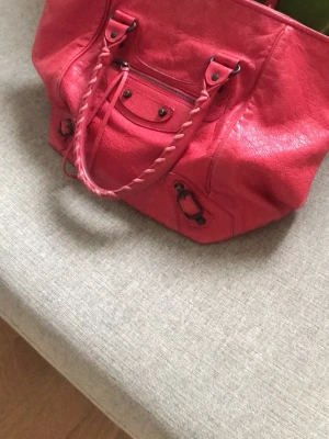 Balenciaga väska  - Balenciaga väska köpt på NK huset har kvitto 