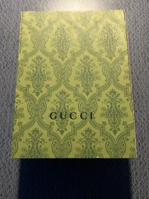 Gucci väska äkta!! - Säljer min Gucci väska för att jag inte andvänder den längre