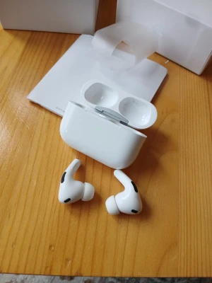 AirPods 2nd generation  - AirPods 2nd generation 