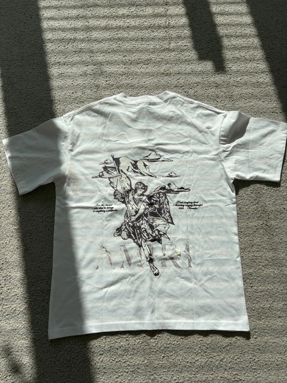 Vit t-shirt med tryck - 2