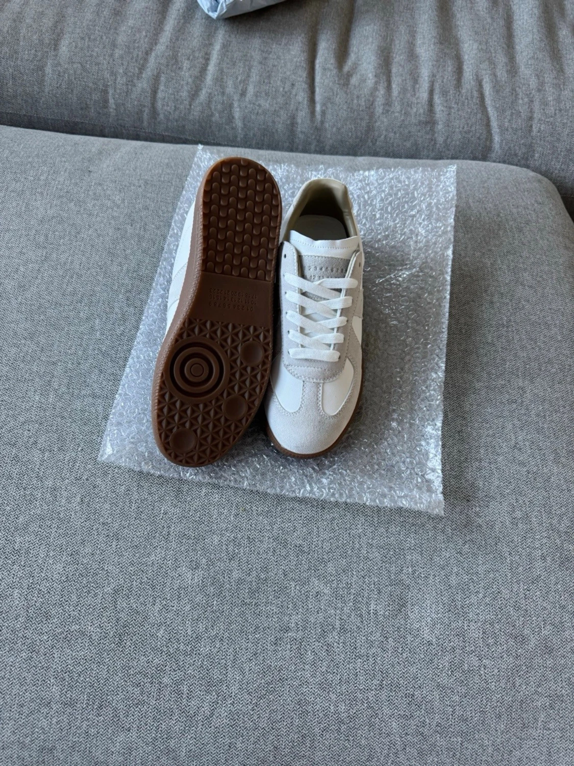 Vita Gats med beige mockadetaljer - 2