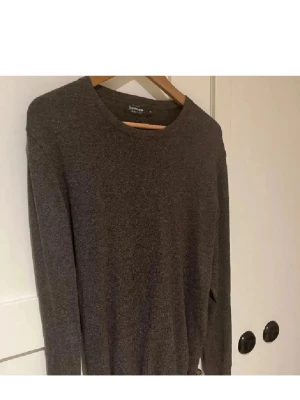  stickat tröja från dressmann - En bomullströja i Medium från dressmann, egentligen storlek L då jag är 187 och den passar bra för mig, men jag använder den inte.