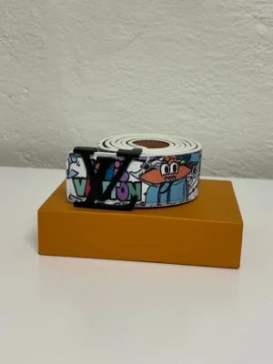 Lv Bälte  - Helt ny aldrig använd. Storlek 110cm. Snabb frakt. Endast bälte