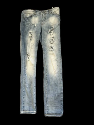 Blue jeans similiar to SLP blowout denim - Selling cool blue jeans similiar to saint laurent paris jeans. W29 but it can stretch to W30