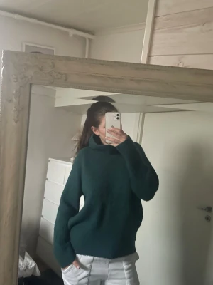 Stickat polo - Använda litegrann men bra skick💕💕 Kontakta mig för fler bilder🤗🤗 ståoch xs men passar även s och m :)