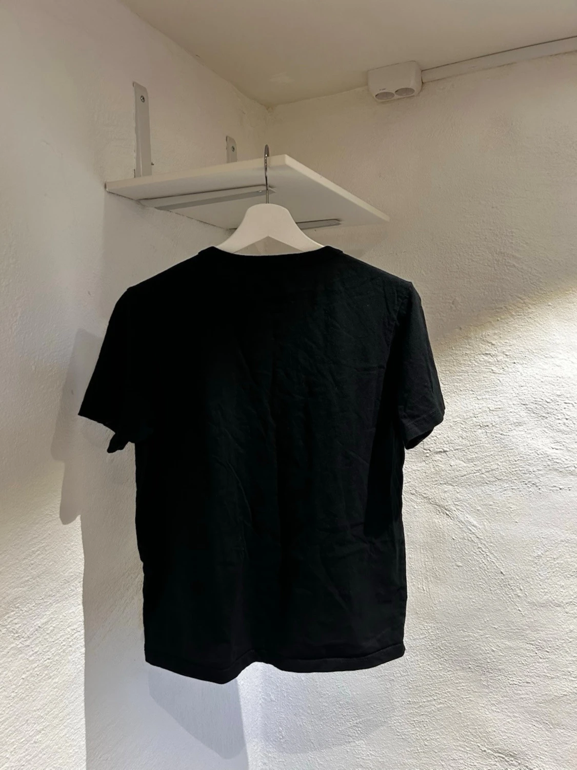 Svart Comme des Garçons PLAY t-shirt - 1