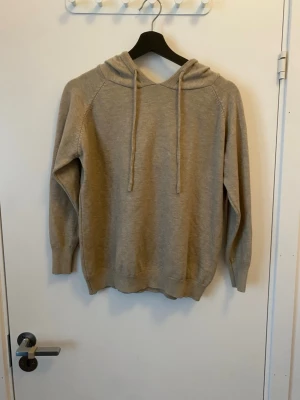 Hoodies - Två Hoodies i storleken xxs köp två för 350 och en för 200