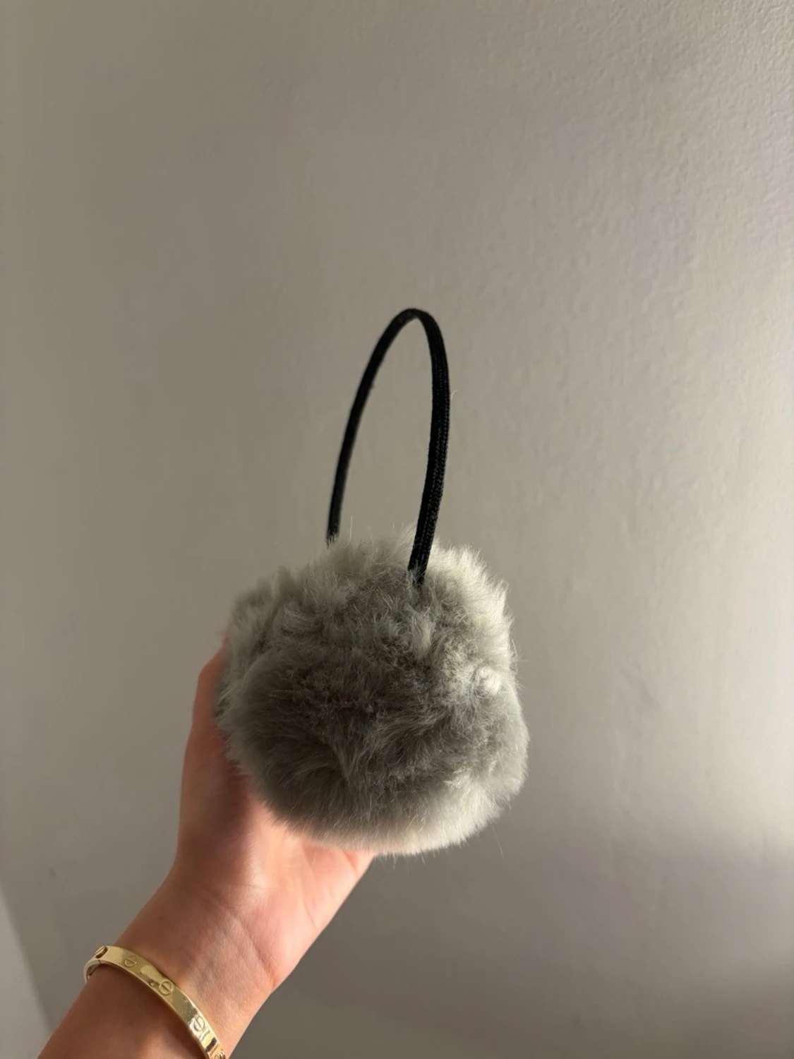 Grå fluffiga öronmuffar - 1