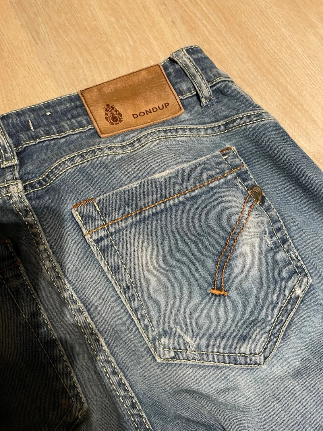 Blå slim fit jeans med slitningar - 2