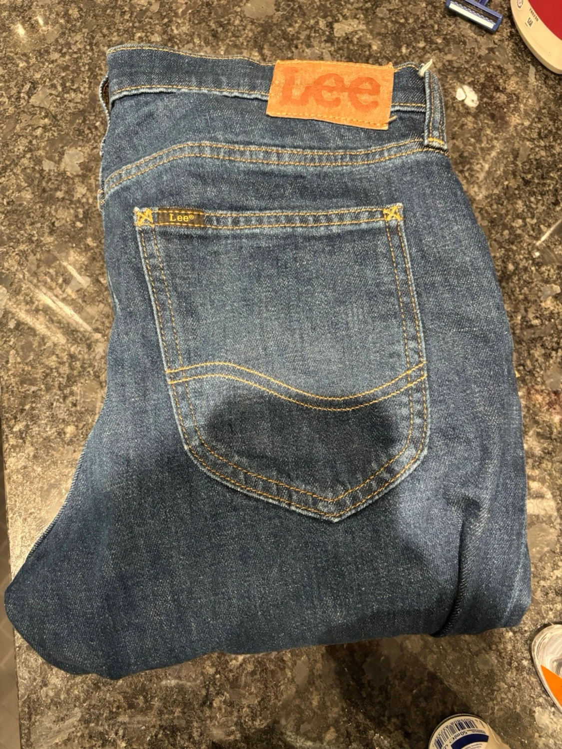Mörkblå slim fit jeans från Lee - 1