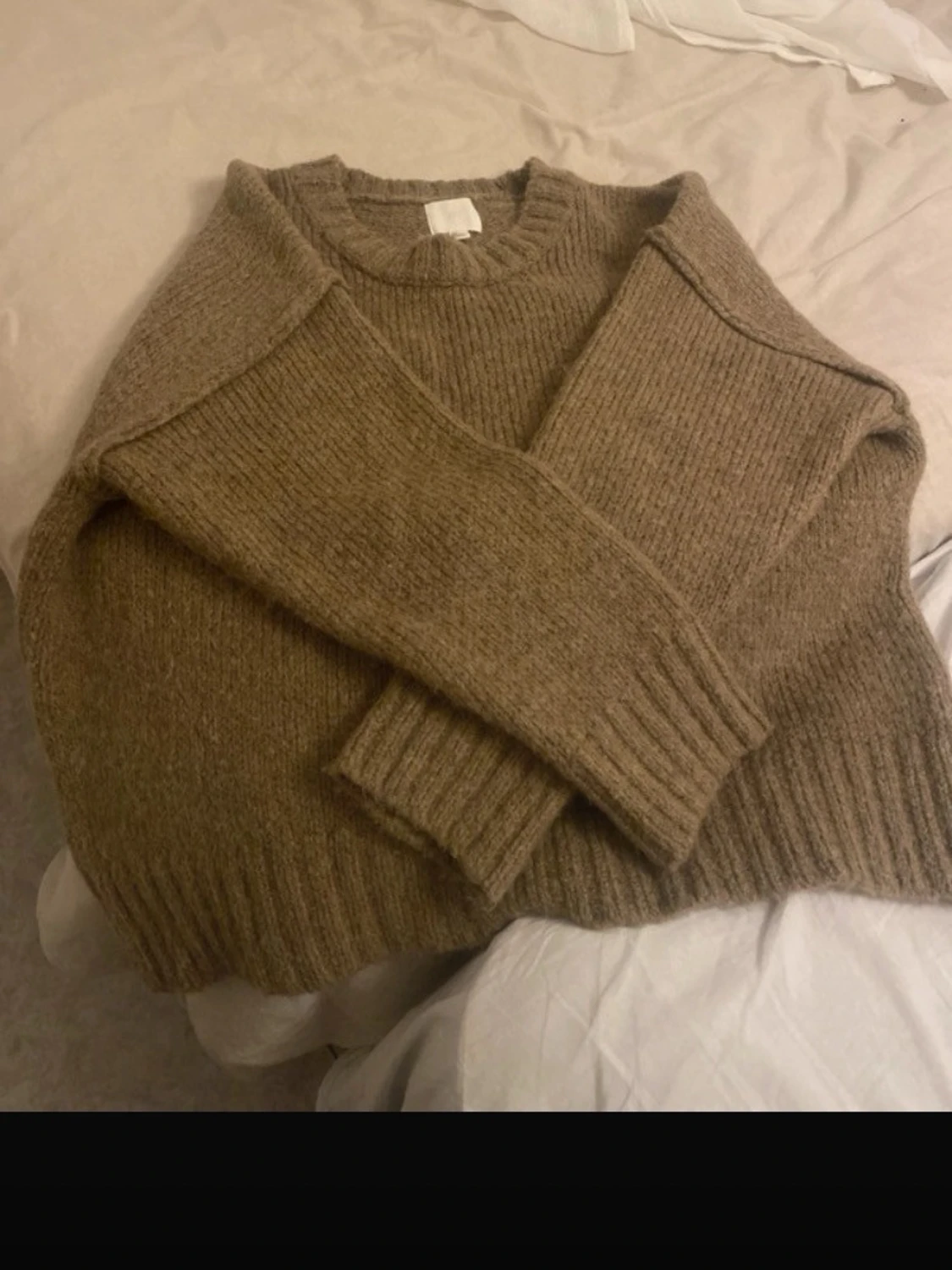 Beige stickad tröja från H&M