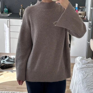 Stickad tröja - Fint skick