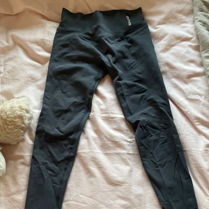 Grå tights från dfyne - I färgen grey stone, modellen impact🩶🖤