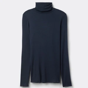 Intimissimi topp - Säljer min intimissimi topp i Kashmir med polokrage! Kommer inte till användning för mig men superfin och i fint skick. Nypris är 489kr