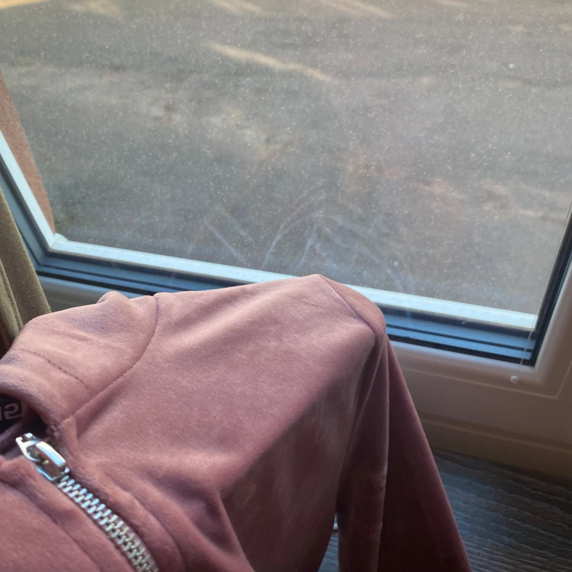 Rosa velour hoodie med dragkedja - 2