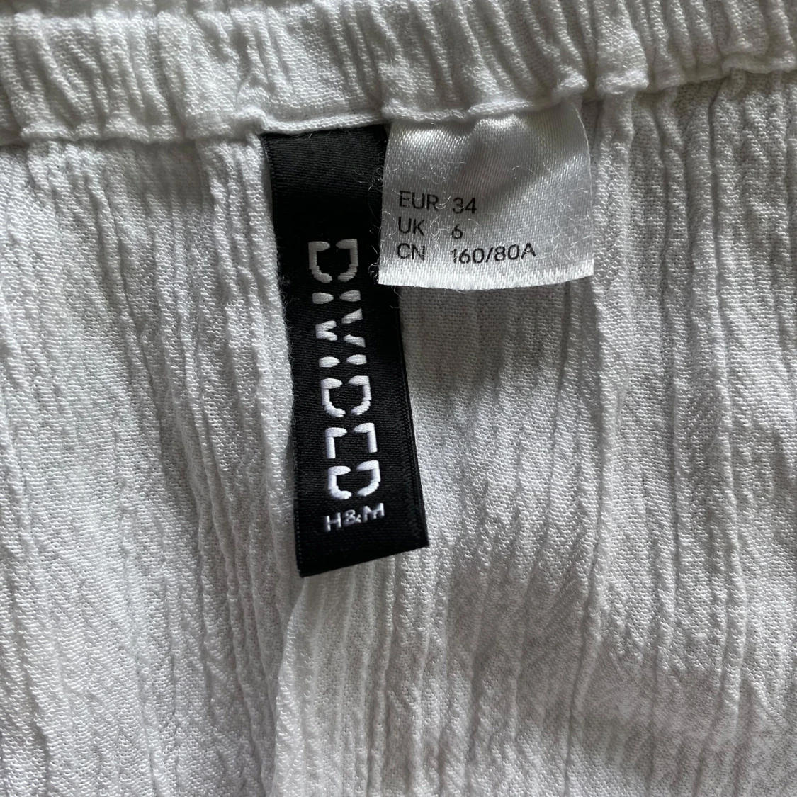 Vit croppad offshoulder blus från H&M Divided - 1