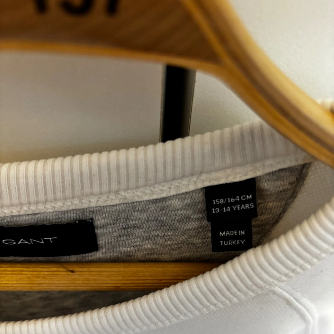 Vit sweatshirt från Gant - 1