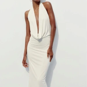 SÖKES!!! Klänning från Zara storlek S elr M - Söker!!! från zara i storlek S eller M