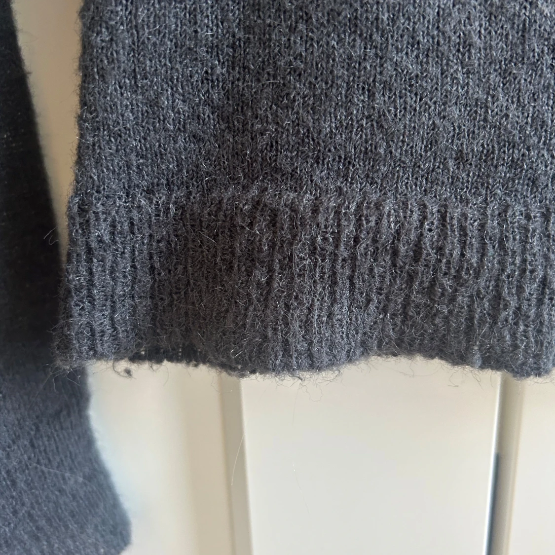 Mörkgrå stickad tröja från ZARA - 4