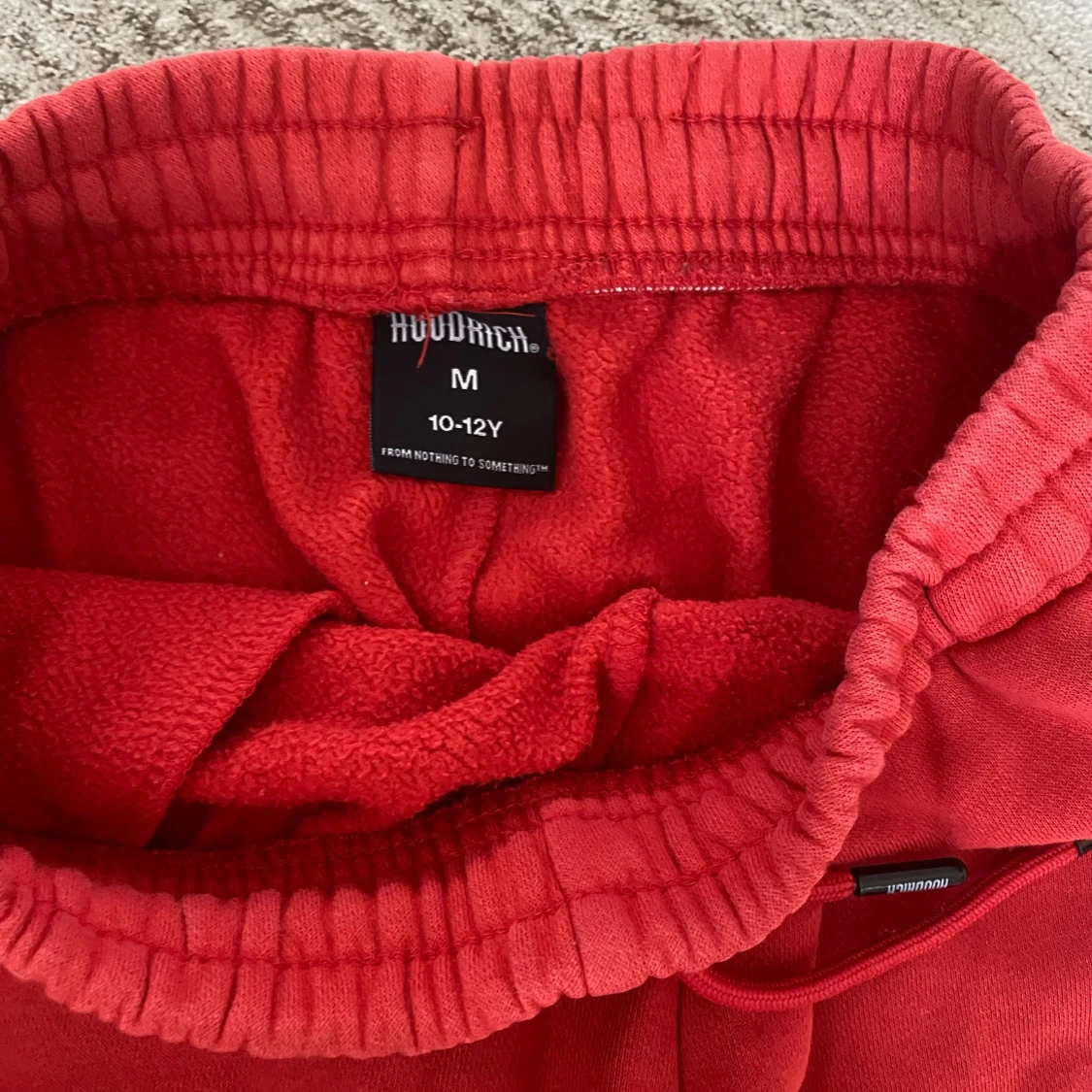 Röda mjukisbyxor från Hoodrich - 2