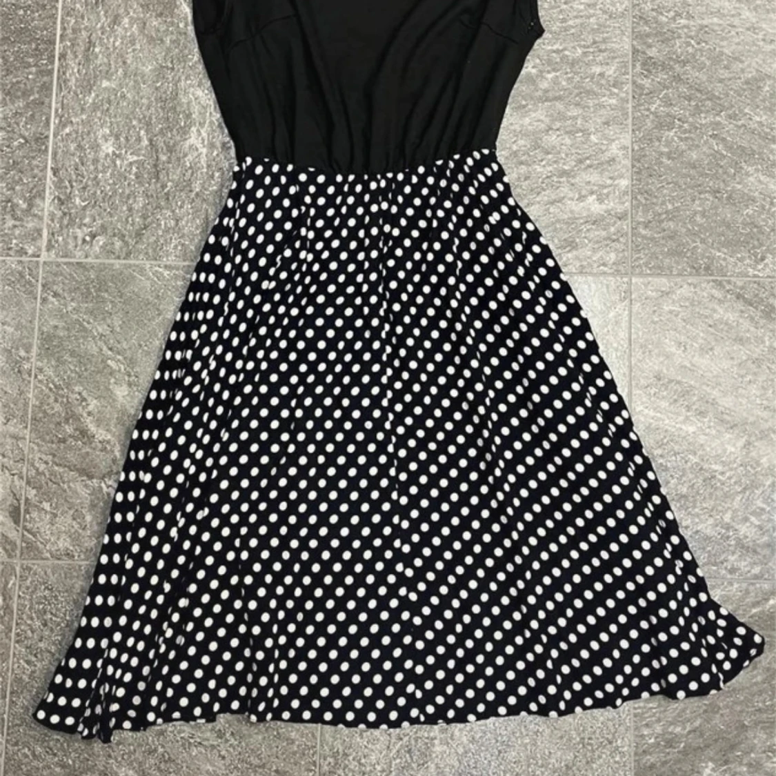 Snygg klänning från Pop England  - 1