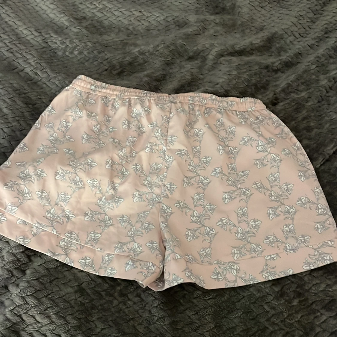 Blommiga ljusrosa shorts Angelolog XS - 1