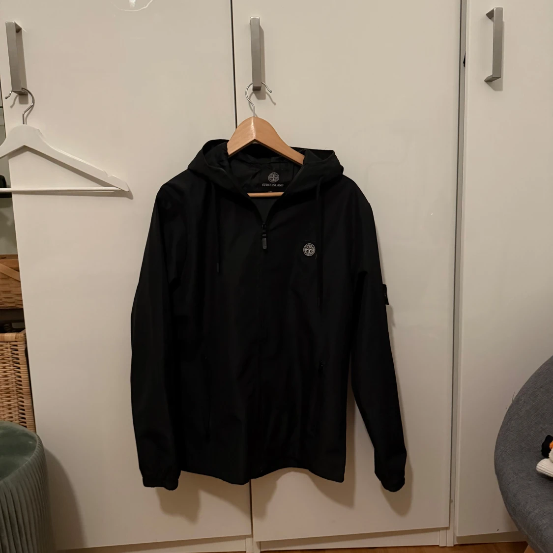 Svart vindjacka från Stone Island