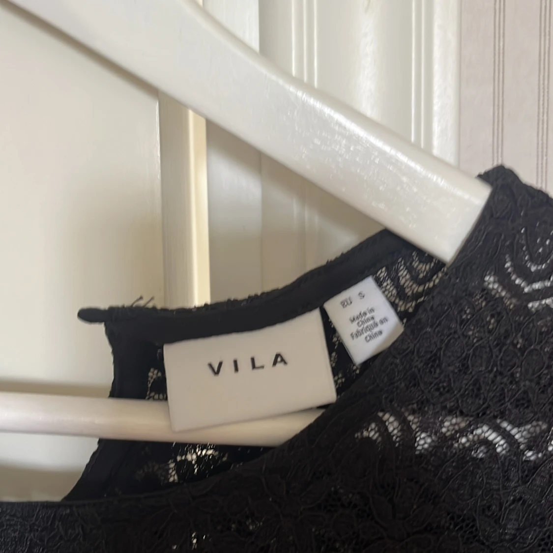 Svart spetsblus från Vila - 2