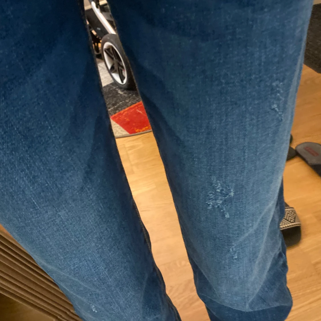 Mörkblå bootcut jeans från Levis - 2