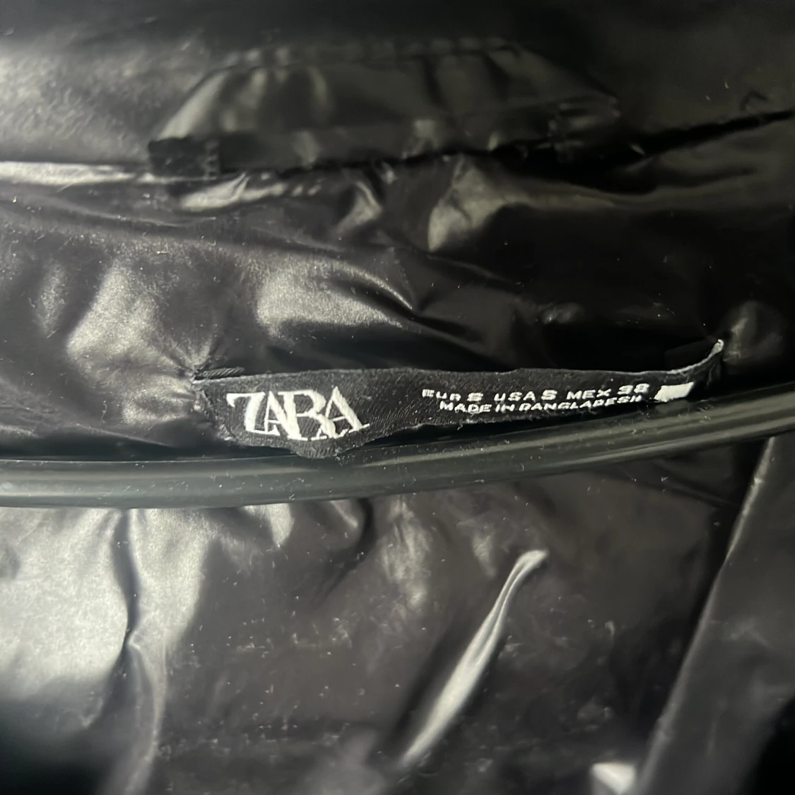 Svart pufferjacka från Zara - 1