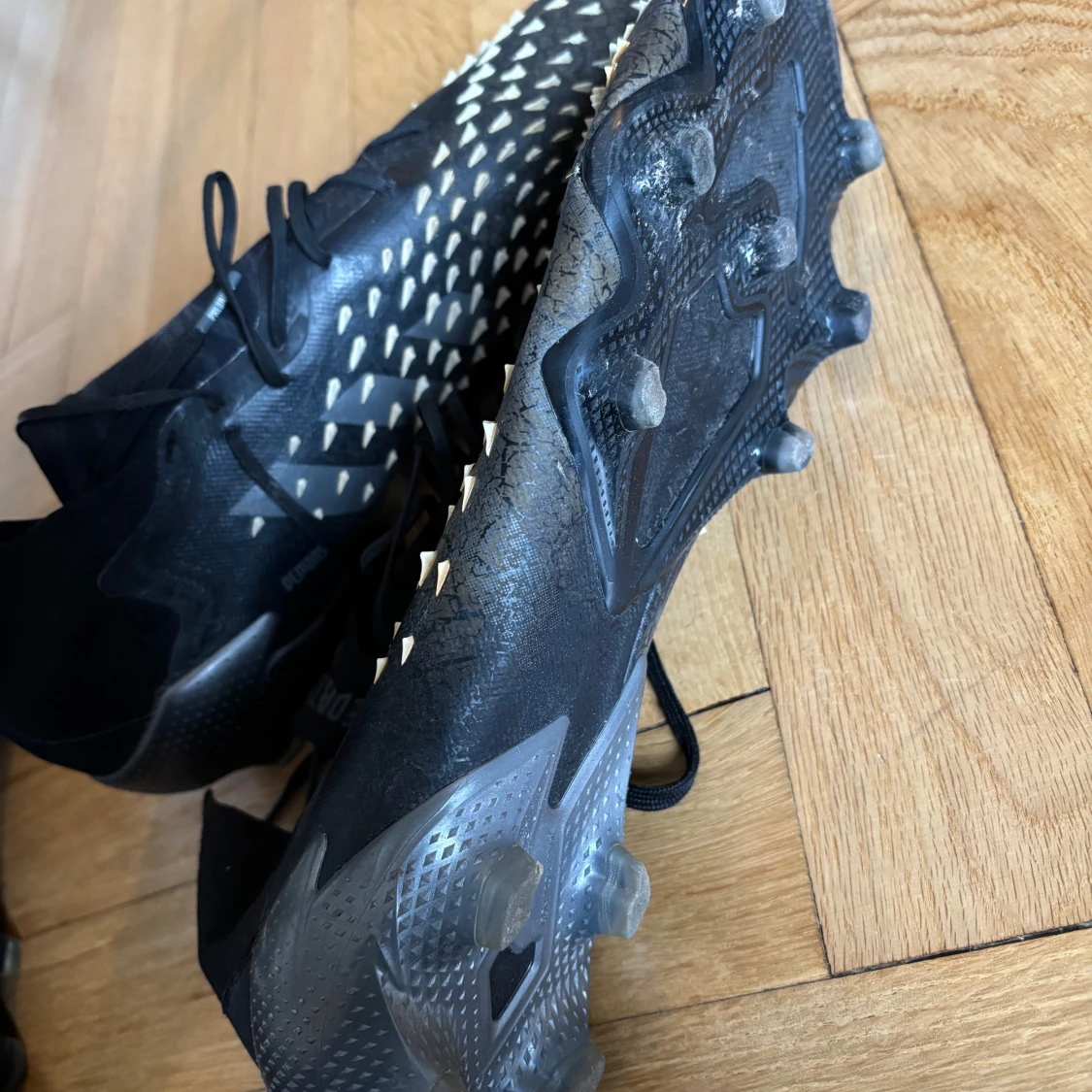Adidas Predator svarta fotbollsskor - 1