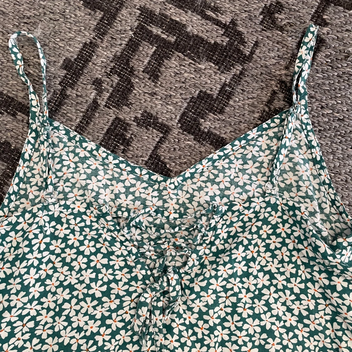 Grön blommig sommarklänning Sinsay - 1