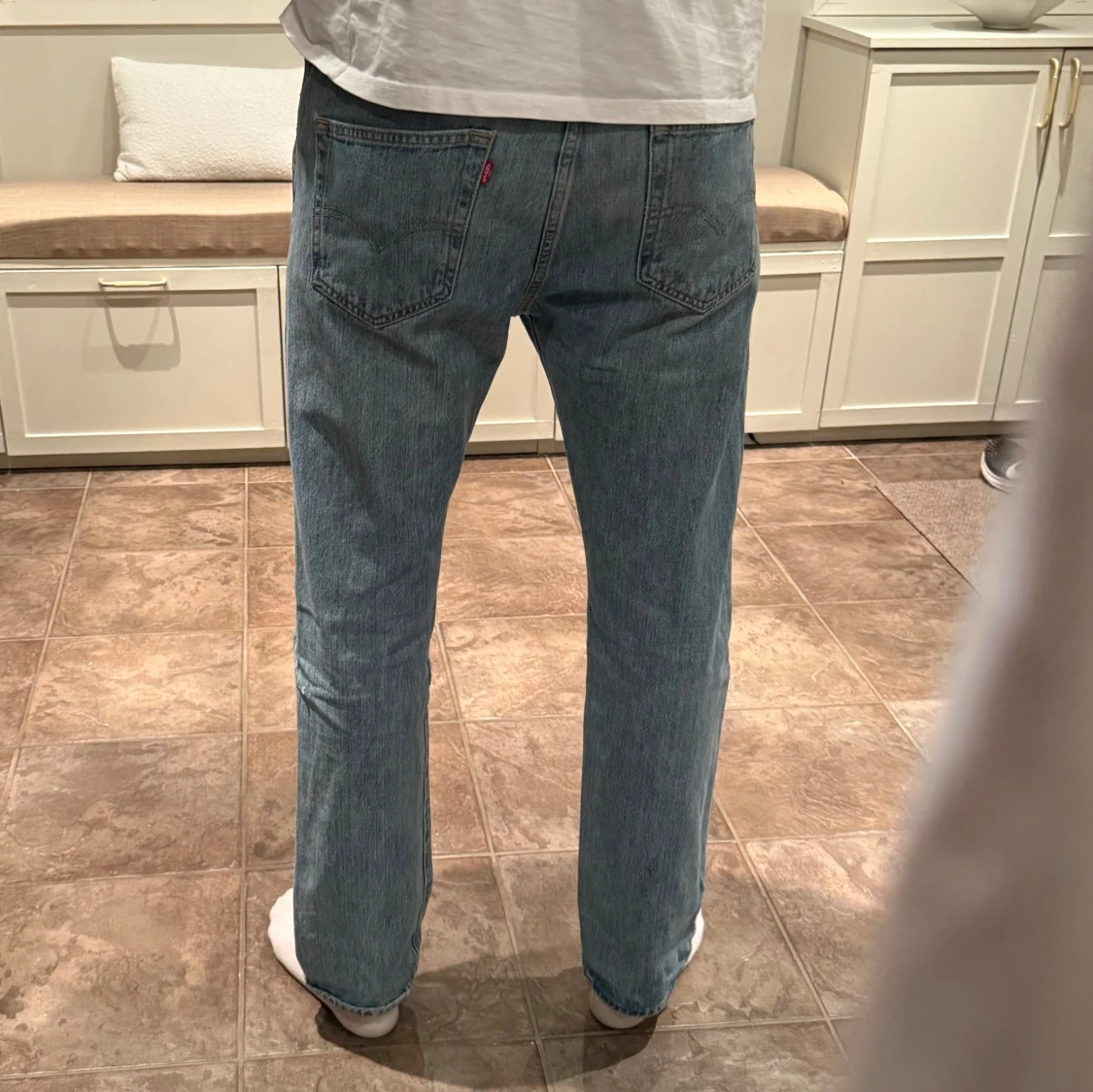 Blå jeansbyxor från levis - 1