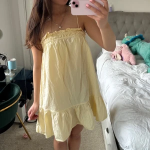 Klänning!  - Snygg klänning jag är 172 som referens