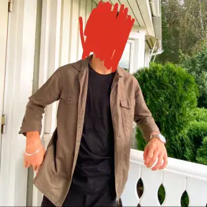 Snygga vårjackor i två olika färger. Sparsamt använda och båda i storlek M