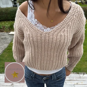 Tjock stickad tröja  - En tjock stickad beige/rosa tröja 💗