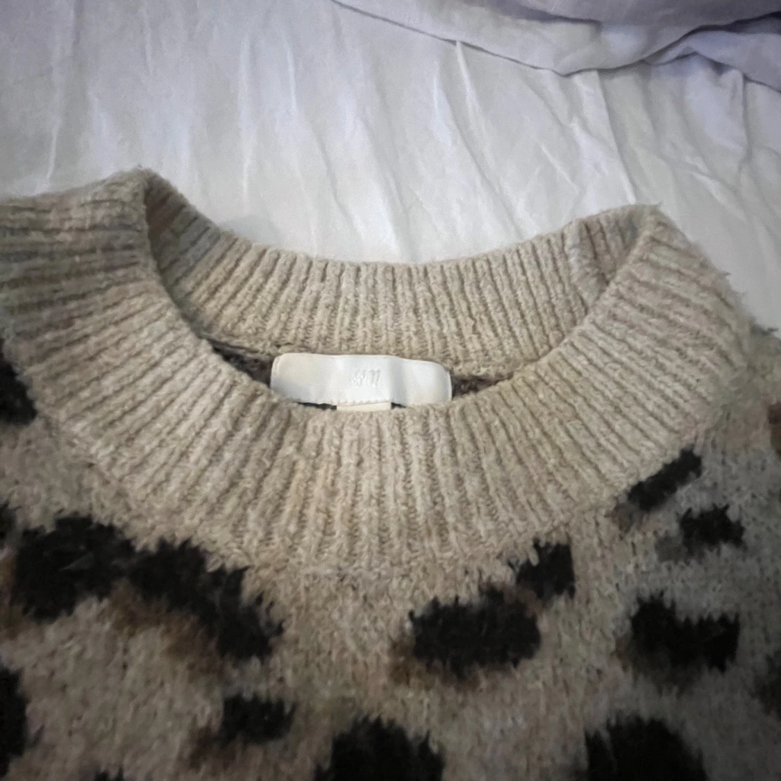 Beige leopardmönstrad tröja från H&M - 1