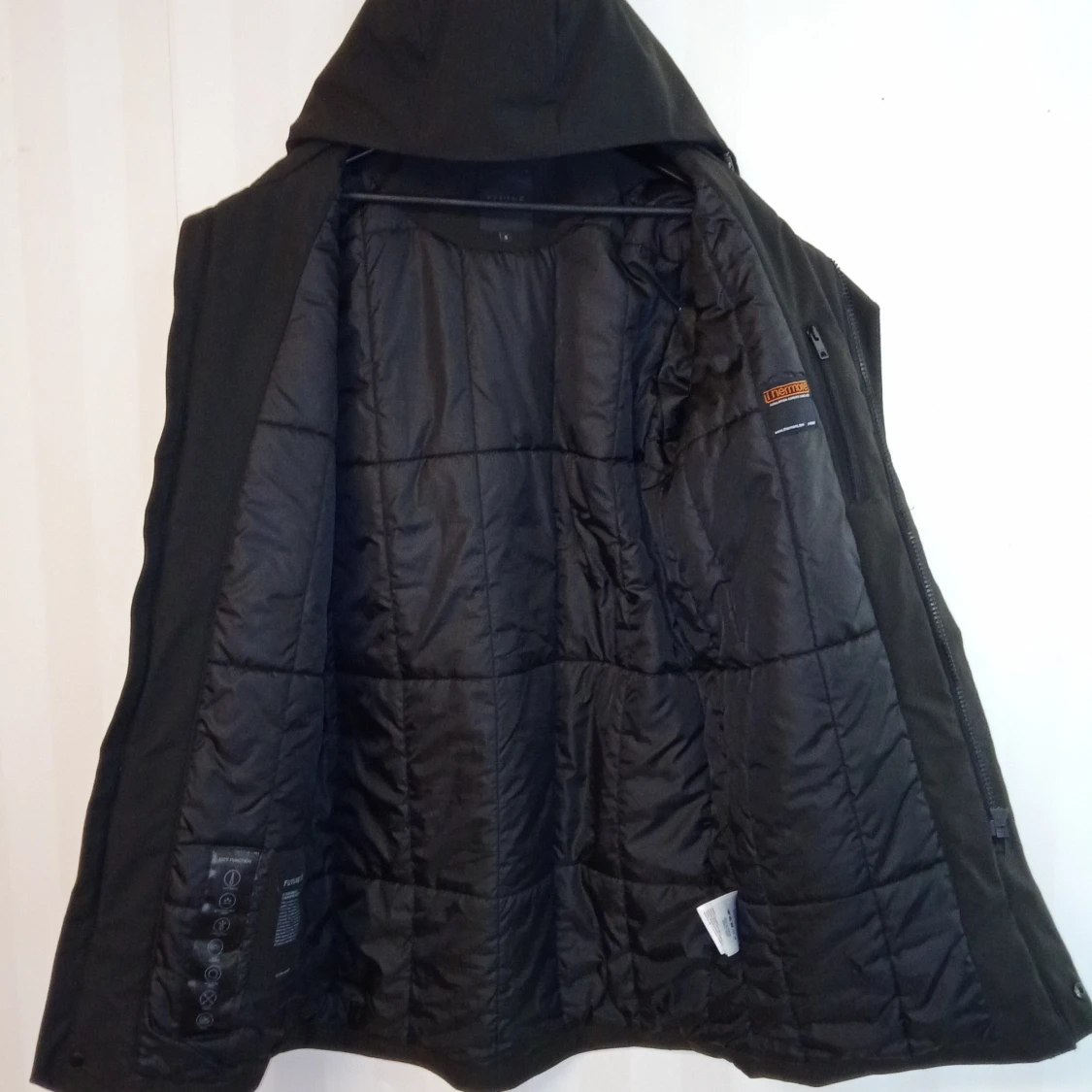 Svart vinterparkas från Elvine - 1