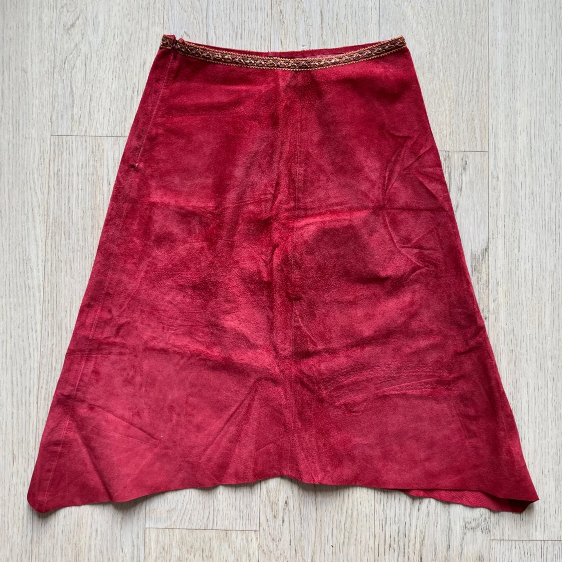 Röd mockakjol från Cam i S - 2