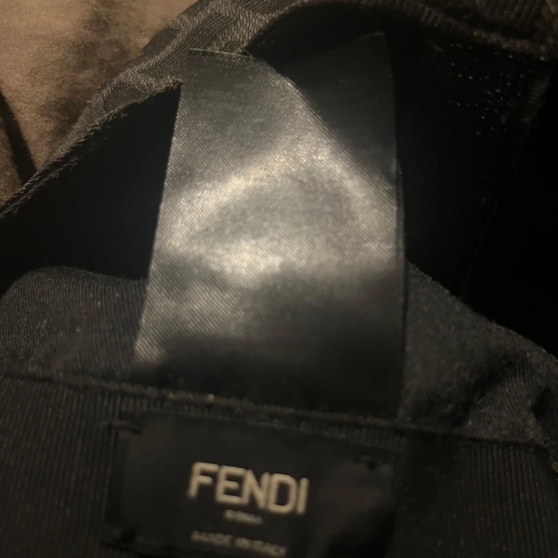 Svart Fendi keps med logomönster - 3