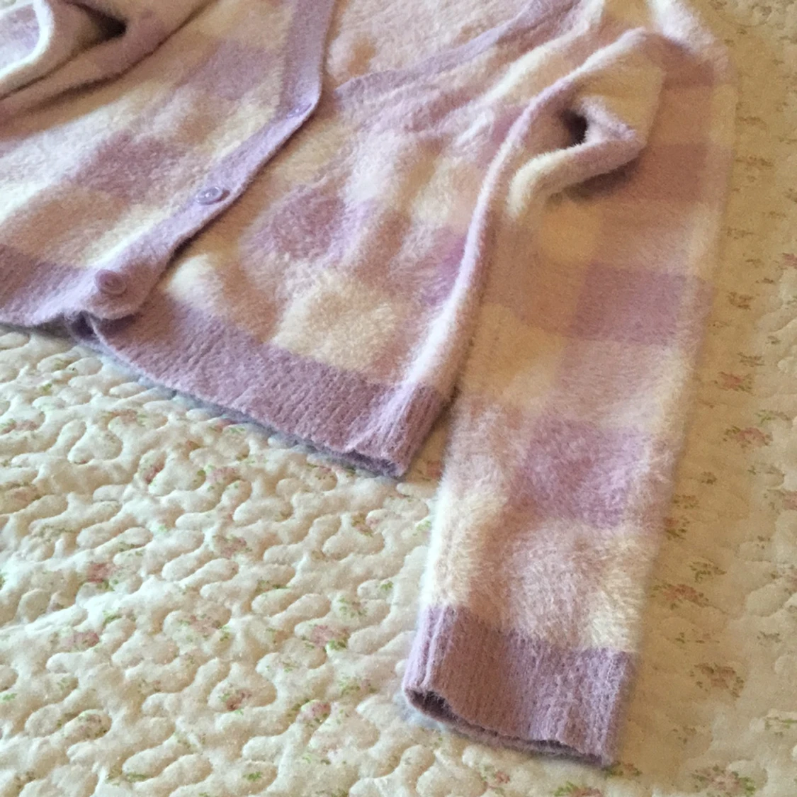 Ljuslila rutig kofta med knappar - 2