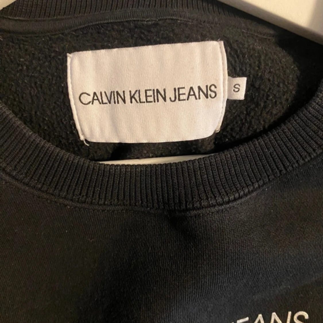 Svart sweatshirt från Calvin Klein Jeans - 2