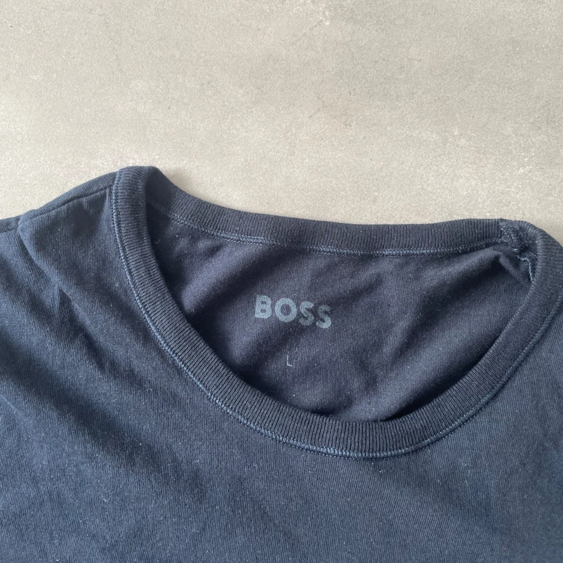 Mörkblå t-shirt från BOSS - 2