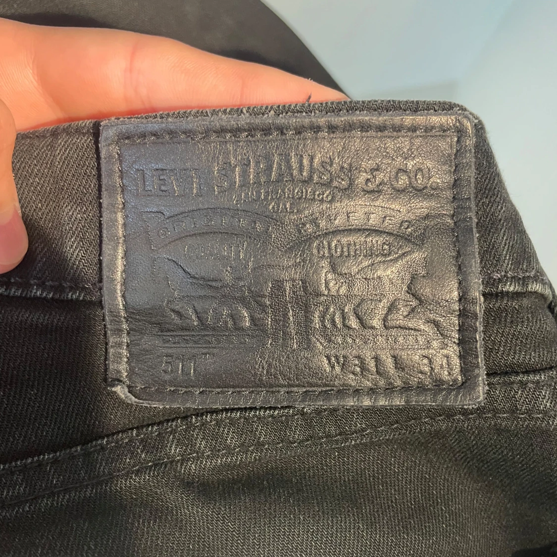 Svarta Levis jeansbyxor - 4