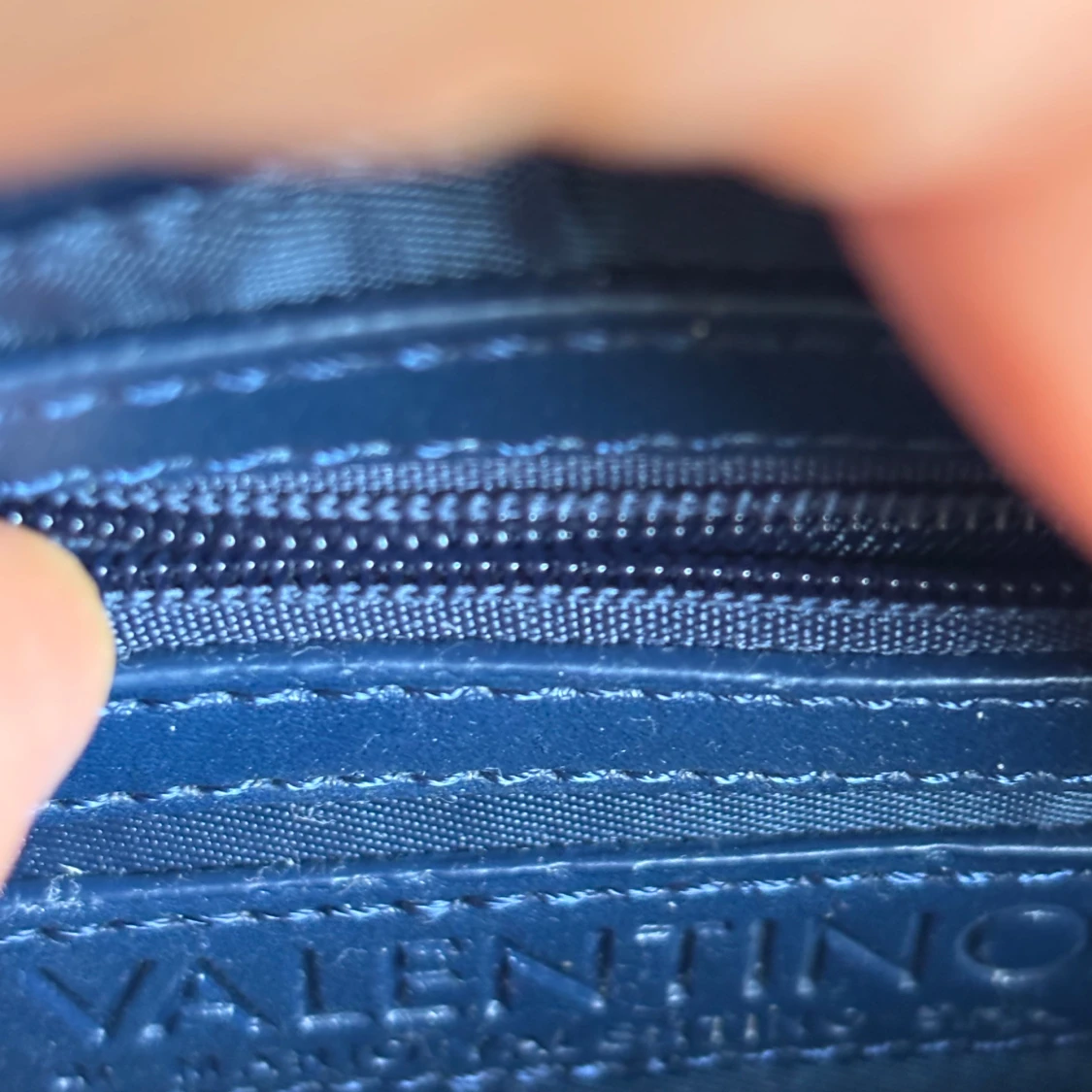 Mörkblå axelväska i sammet Valentino - 2