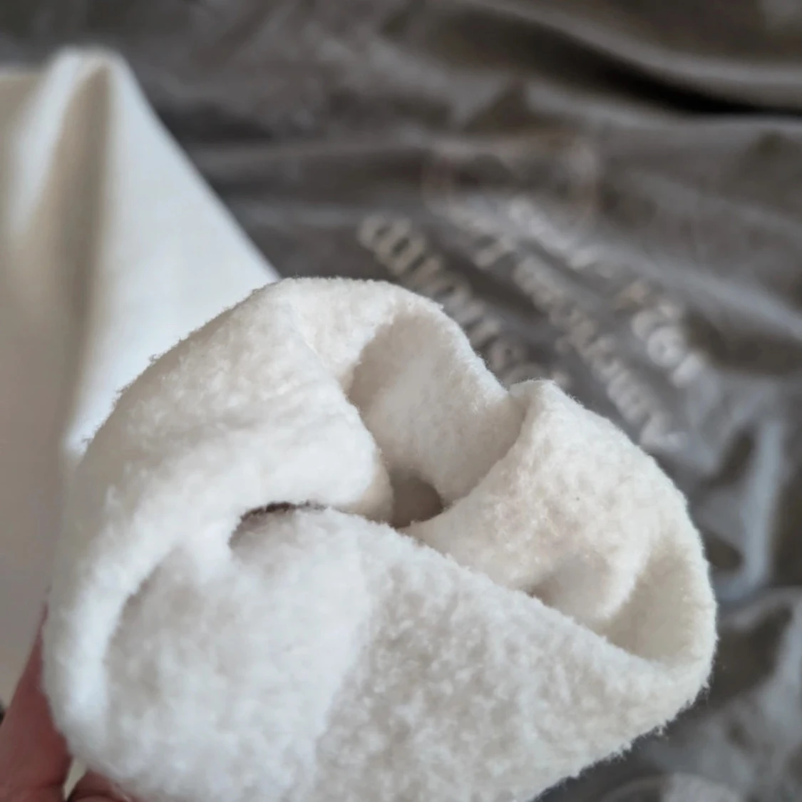 Vit sweatshirt från Gina Tricot - 1