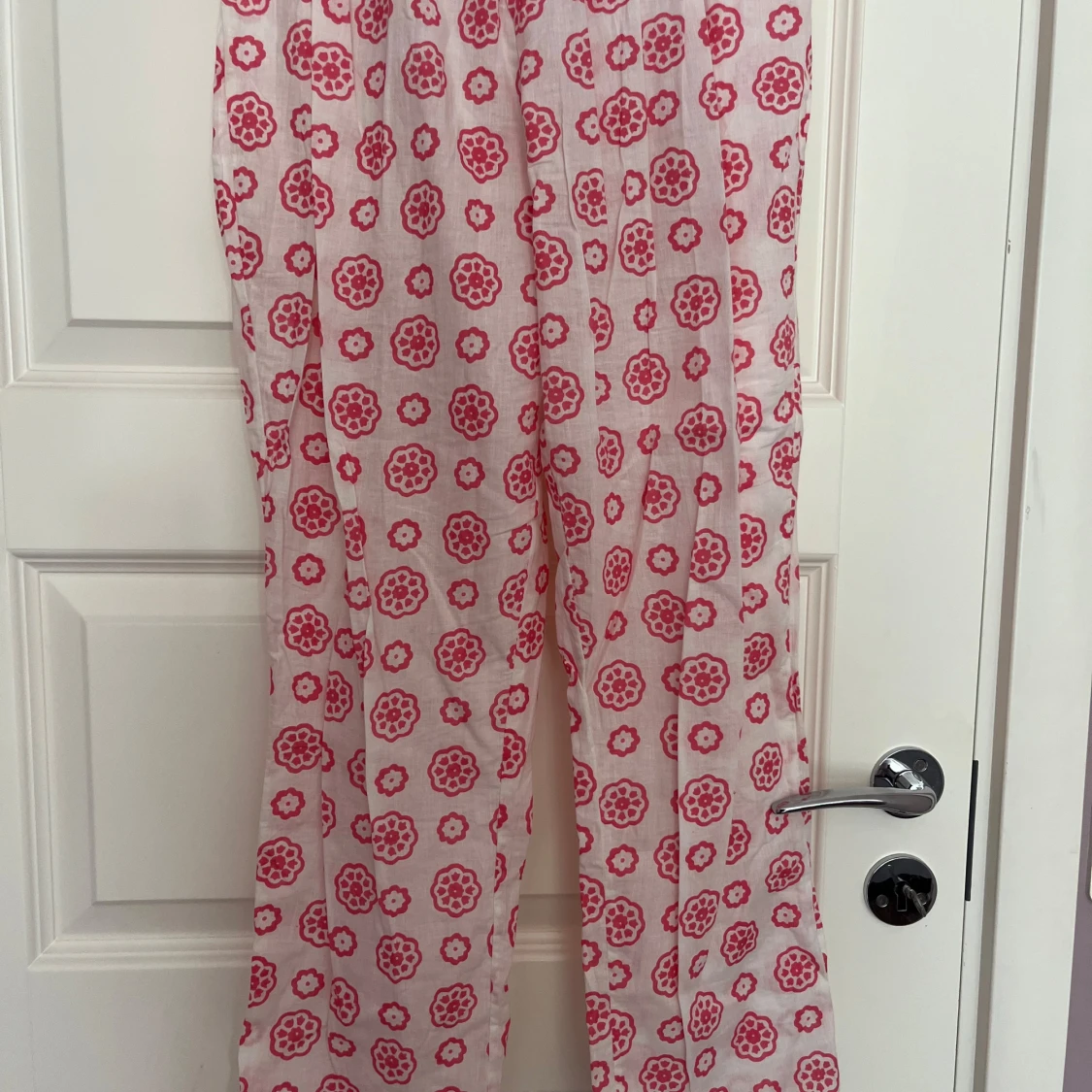 Rosa blommig omlottklänning Glam Roots - 4