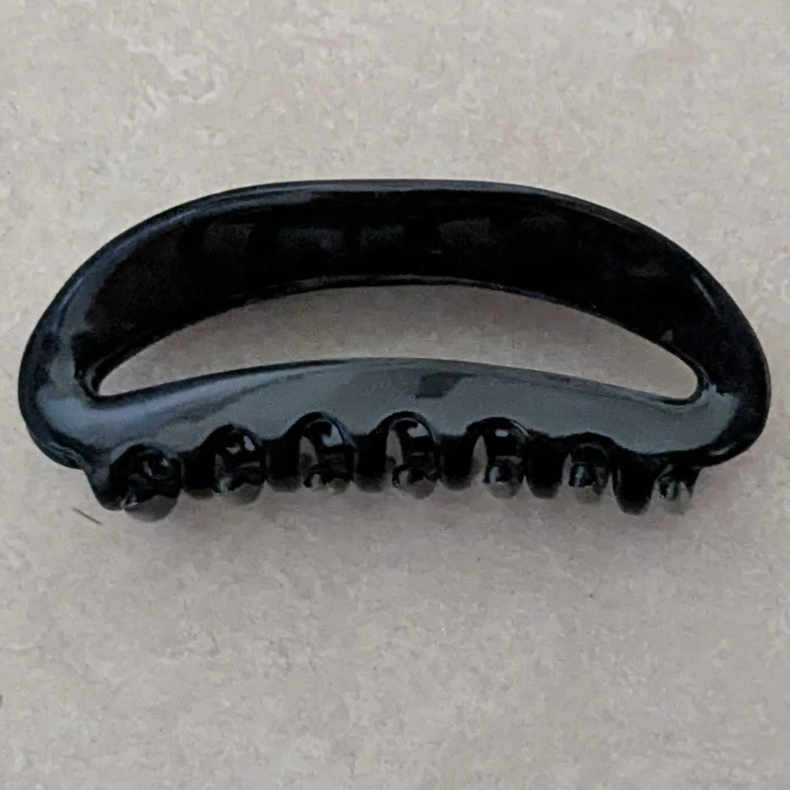 Svart hårklämma i plast - 3